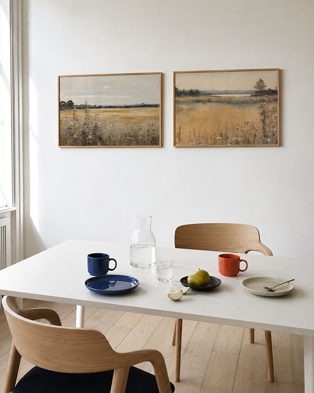 Interieurpresentatie van twee posters met een uitgestrekt veld met fijne kleuren